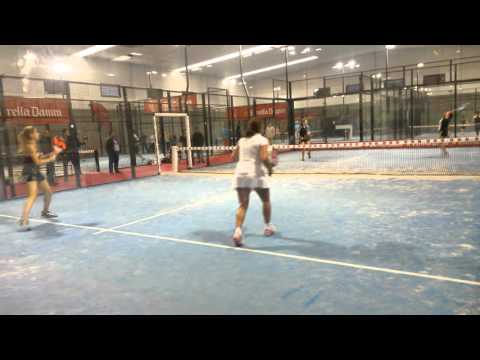 En el lugar preciso y con la fuerza exacta. ¡Qué maestría!