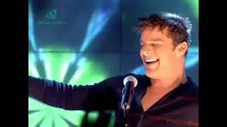 Ricky Martin - Loaded - Top of the Pops 2001 (HD)