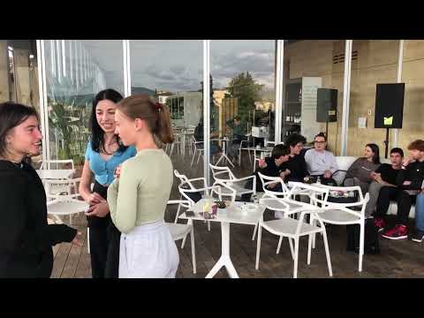 Carmia - Catcalling al bar