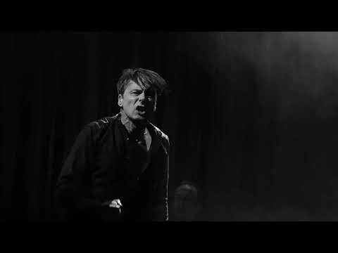 17   Suede   Kings Theatre, Brooklyn, New York, 11 21 22     L1011877