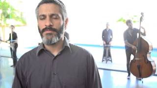 אביתר בנאי – יפה כלבנה (הקליפ הרשמי) - התמונה מוצגת ישירות מתוך אתר האינטרנט יוטיוב. זכויות היוצרים בתמונה שייכות ליוצרה. קישור קרדיט למקור התוכן נמצא בתוך דף הסרטון