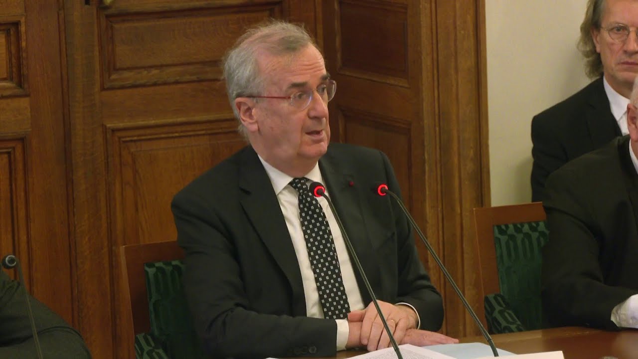 « La France se mettrait clairement dans la zone de danger si elle restait à un déficit supérieur à 5 % », avertit le gouverneur de la Banque de France