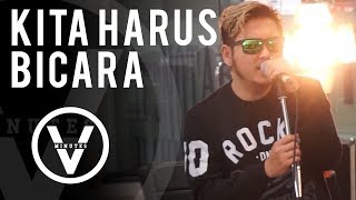 Download lagu Five Minutes - Kita Harus Bicara Perform di Kantor Detikcom mp3