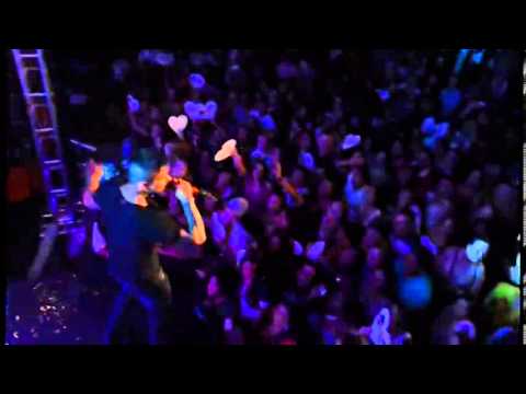 08   Rainha Musical   Medley Ela é violenta Explodiu Ficar por ficar Prazer por prazer