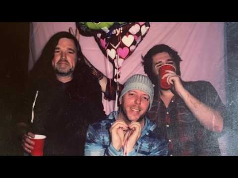 download lagu mp3 mp4 Radio The Buzz, download lagu Radio The Buzz gratis, unduh video klip Radio The Buzz