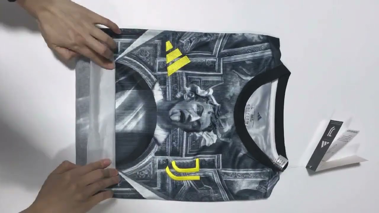 Classic Football Shirts : retro vintage soccer jerseys