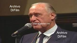 Joao Havelange recibe distincion por servicios prestados al futbol mundial 1990