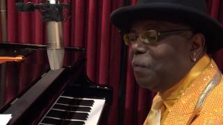 Kenny 'Blues Boss' Wayne is "Jumpin' & Boppin'" on his 2016 album