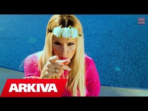 Aferdita Dreshaj - Mos rri larg (Official Video HD)