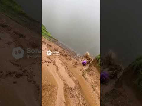 Pero como se le ocurre tirarce 😳