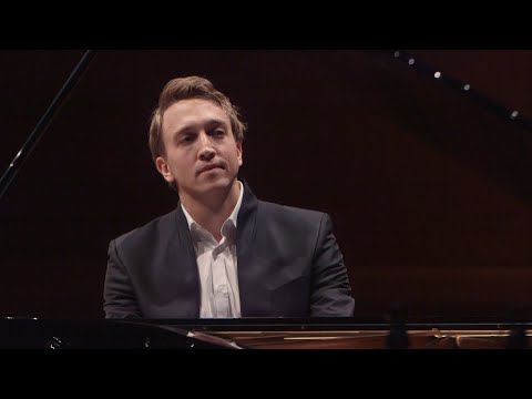Johannes Brahms - "Guten Abend, gut' Nacht" (Lullaby) - Fabian Müller