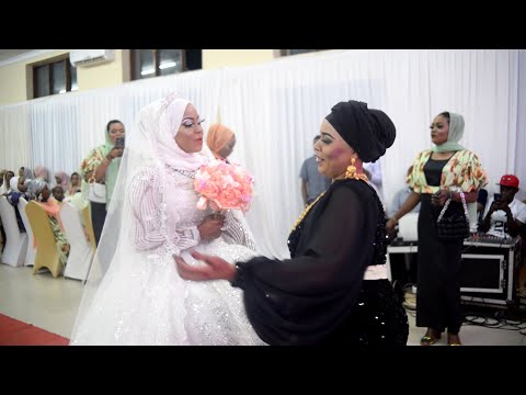 MAMA HARUSI AMUINGIZA BIBI HARUSI HOLINI JIONEE UTAMU MAMA NI MAMA TU