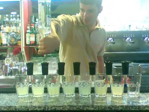 A me per dare alla luce presto e le bevande di marito e le passeggiate Come a disaccustom il marito di alcool senza