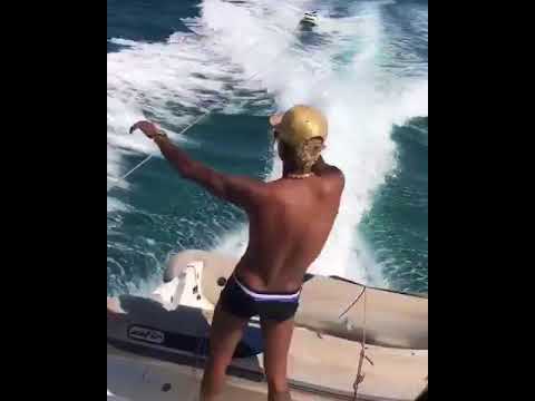 IURI MODAS O SHEIK DA BAHIA METENDO DANÇA EM ALTO MAR