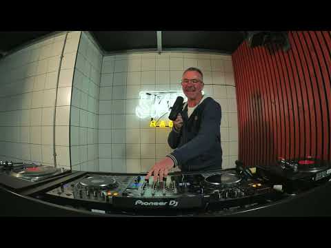 CLASSIC HOUSE ON VINYL w/ Dom Morris | Svara Radio (Classic House, Deep House, Hip Hop) 16.10.25