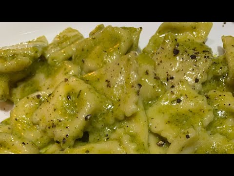 Ravioli ripieni con ricotta e parmigiano