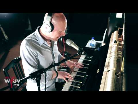 Philip Selway - "It Will End In Tears" (Live at WFUV)