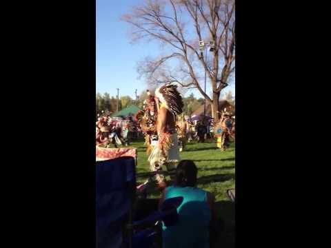 Dancing In the Park - Men's Round Bustle
