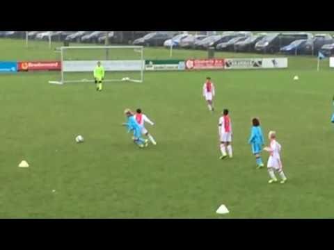 Alex countered, Ajax aan de noodrem