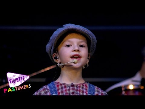 " Cleopatra Stratan "  Moldovan Romanian Singer Full Biography