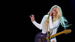 Kesha We R Who We R live &amp; studio mashup remix