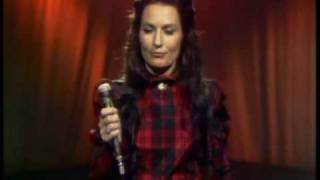 Loretta Lynn - Put Your Hand In The Hand