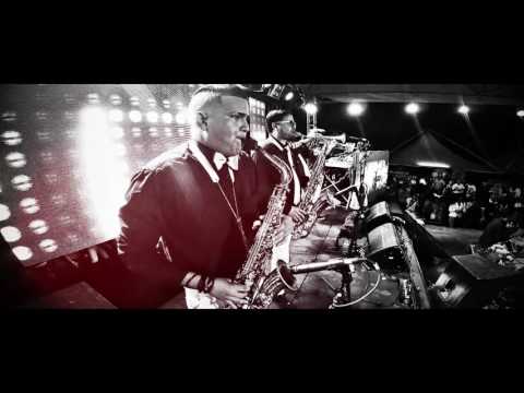 Lazarito Valdes y Bamboleo Tema el Tumbao de Van van