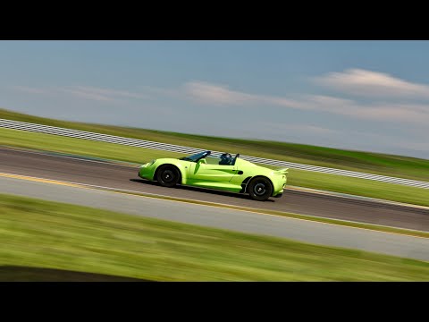 The Scandal Lotus Elise S1 takes on Anglesey (Trac Mon) - spin off on final lap!