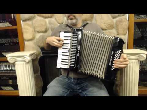 2405 - Black Hohner Student IVM Piano Accordion 26 32 MM $695