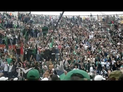 "Pídeme la luna, te la bajaré" Barra: Los Pibes de Chicago &bull; Club: Nueva Chicago &bull; País: Argentina