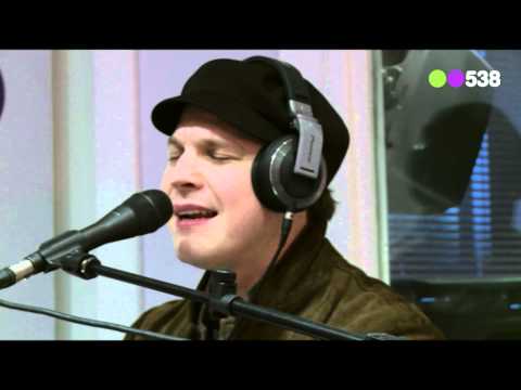 Gavin DeGraw - Not over you (live bij Evers Staat Op)