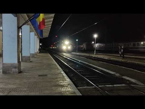 IR1653 București-Nord-Vatra Dornei Băi h sosește in Marașești