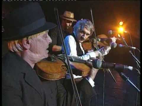 Muzsikas with fantastic violinist "Neti" : Kalotaszeg music -1