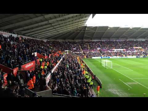 Penalty Wilfried Bony tegen Aston Villa