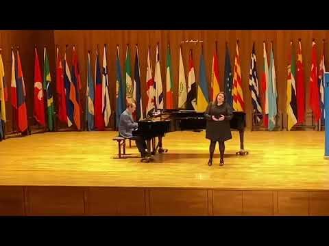 Carolina de Alba: "Casta Diva" - Norma, V.Bellini.