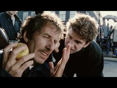 Vuk, det er jo en Volvo! - I Kina spiser de hunde (1999)