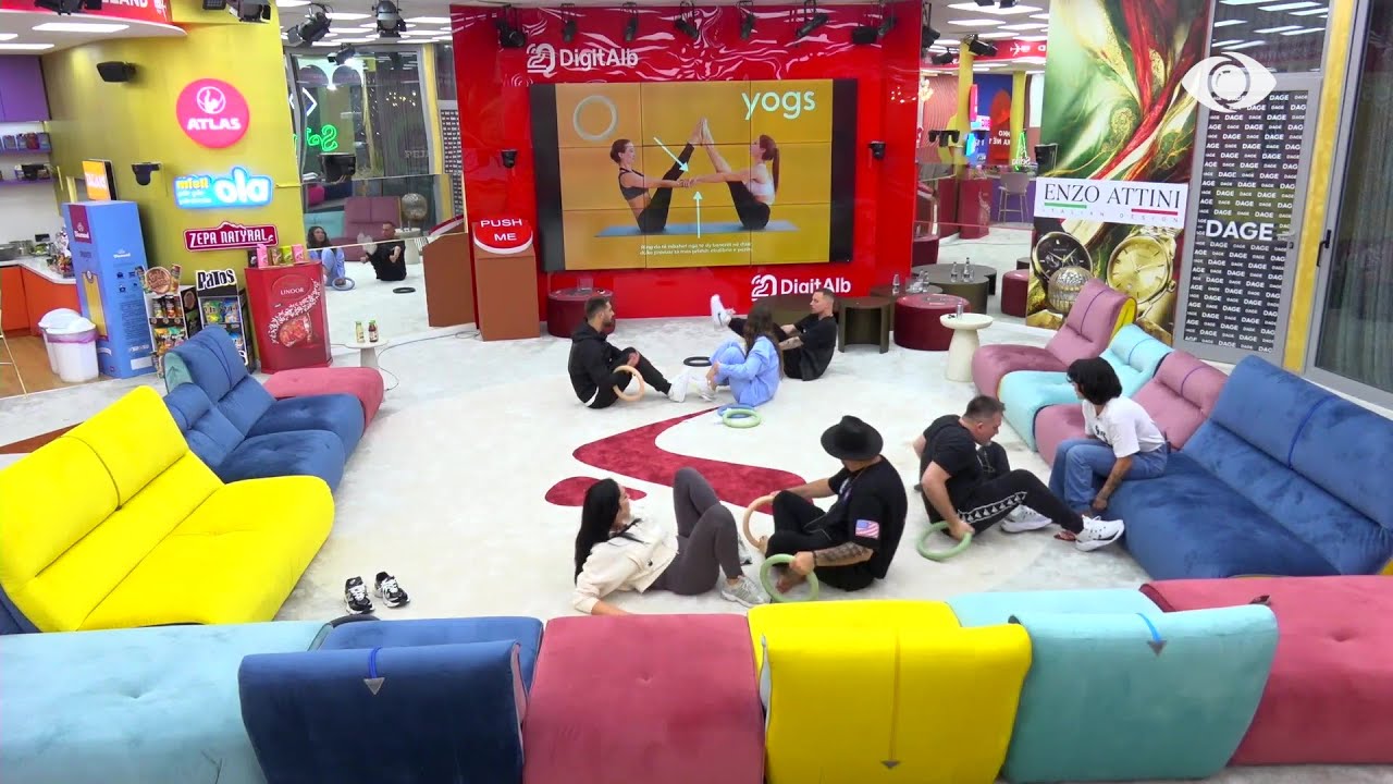 Sfida/ Banorët realizojnë pozën e jogas