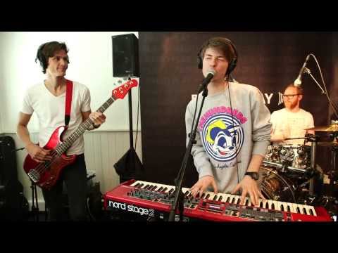 LIDOLIDO - MAKE THE WORLD GO ROUND