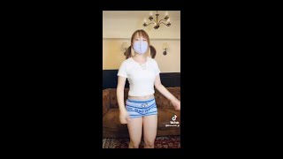 【TikTokまとめ】ドラえもんパンツをガッツリ見せてくれる