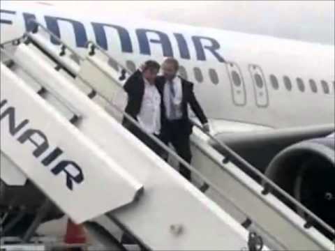 Taivas varjele! Pasi Nurminen kaatuu punaiselle matolle.