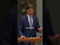 ? Overheid SUBSIDIEERT drag queen voorleesuurtjes