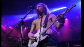 Alice In Chains Man In The Box &amp; Sea Of Sorrow Live @ABC In Concert &#39;91