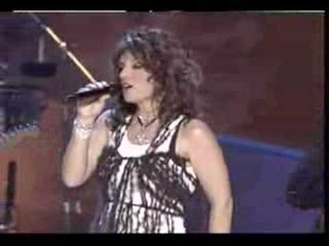 Selena Vive - Soraya ft. Barrio Boyzz: Dreaming of You