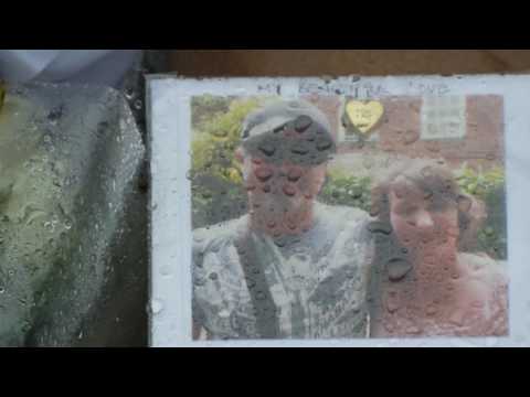 George Michael's home in Highgate tributes 07 01 2017 (4)