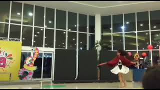 Chapeuzinho vermelho no shopping