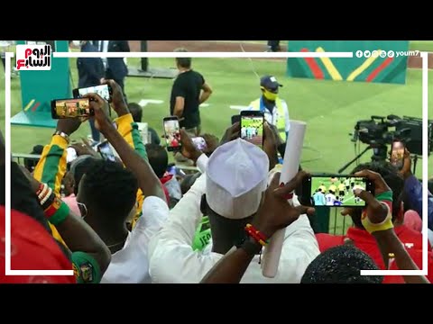 رد فعل الجماهير الإفريقية لحظة ظهور محمد صلاح قبل مباراة غينيا بيساو