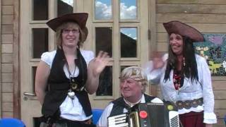 preview picture of video 'Pirate Day at Stonebridge City Farm Nottingham.dv'