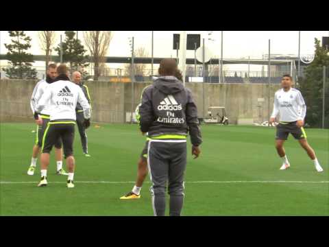 Don't let the ball touch the ground!