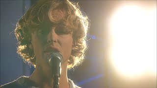 Isak Danielson sjunger hyllade låten &quot;Ending&quot; - Nyhetsmorgon (TV4)