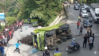 Download lagu Innalillahi.., Clearly Recorded, The Moments a Coal Truck Overturned on the Sitinjau Lauik Slope mp3